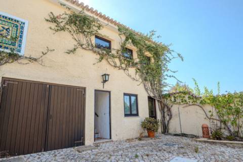 Quinta Exclusiva em Albufeira | T6 + T3 | Piscina, Sauna e Vista Mar