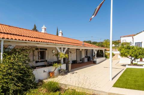 
Moradia familiar com 4 quartos na zona rural de Messines - Silves
