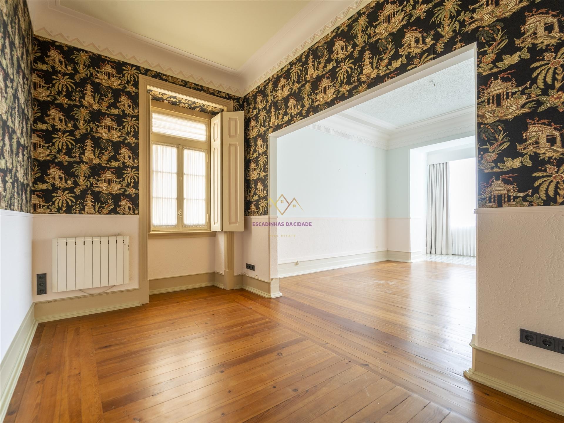 Campo Pequeno - Apartamento único para Arrendamento