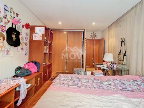 Apartamento T3 com terraço e jardim privativo