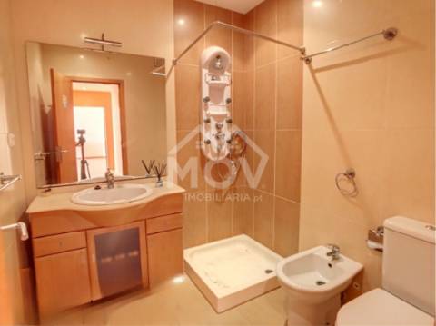 Apartamento T3 com terraço e jardim privativo