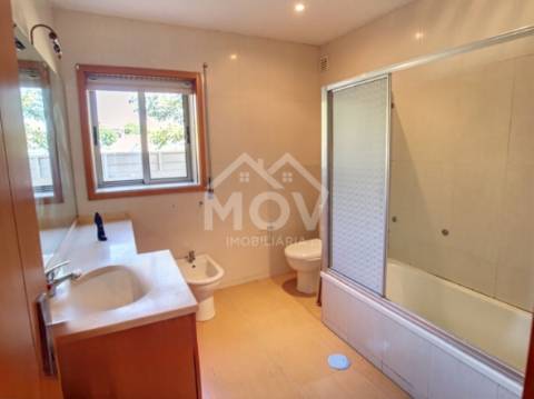 Apartamento T3 com terraço e jardim privativo