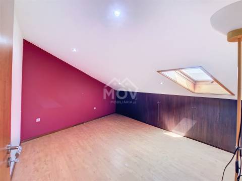 Apartamento T3+2 Duplex e com vistas mar