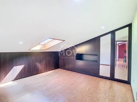 Apartamento T3+2 Duplex e com vistas mar