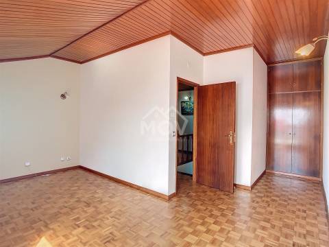 Apartamento T3+2 Duplex e com vistas mar