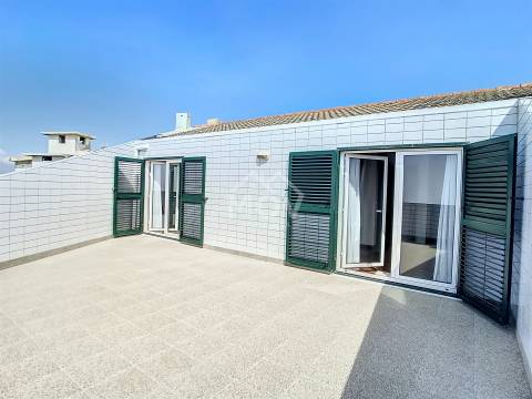 Apartamento T3+2 Duplex e com vistas mar