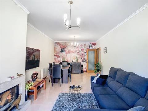 Apartamento T3 com terraço