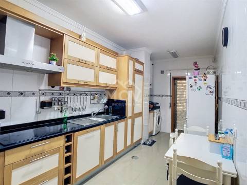 Apartamento T3 com terraço