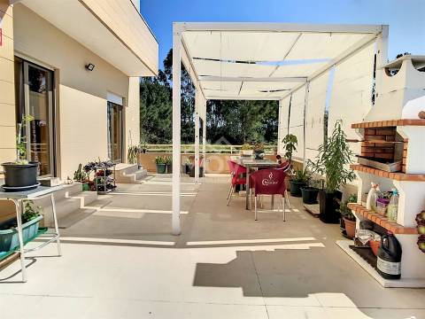 Apartamento T3 com terraço