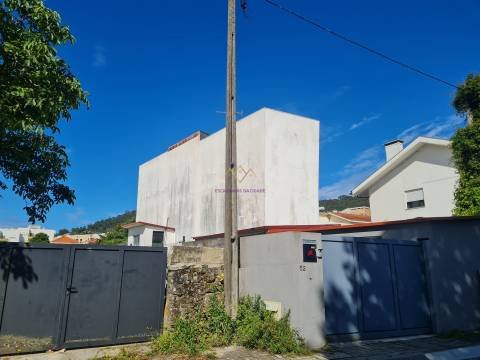 Viana do Castelo - Abelheira - Fração com 2 pisos