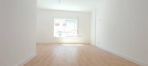 Paço de Arcos, T2 a 5 minutos da Praia