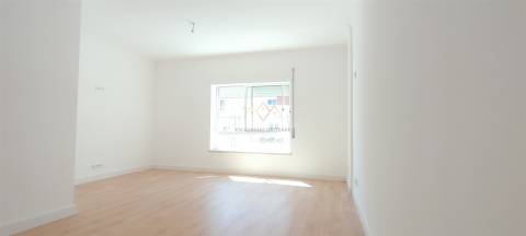 Paço de Arcos, T2 a 5 minutos da Praia