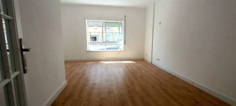 Paço de Arcos, T2 a 5 minutos da Praia