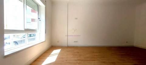 Paço de Arcos, T2 a 5 minutos da Praia