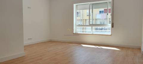 Paço de Arcos, T2 a 5 minutos da Praia