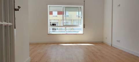 Paço de Arcos, T2 a 5 minutos da Praia