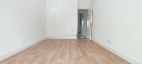 Paço de Arcos, T2 a 5 minutos da Praia