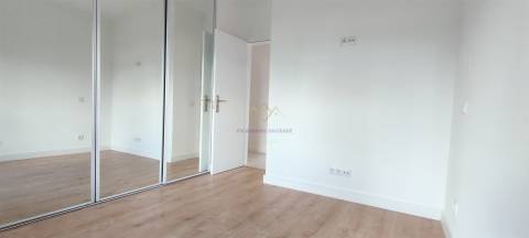 Paço de Arcos, T2 a 5 minutos da Praia