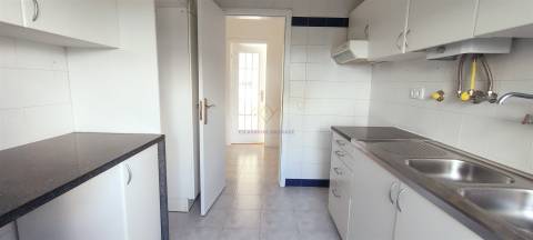 Paço de Arcos, T2 a 5 minutos da Praia