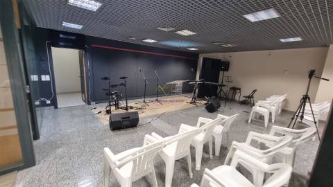 2 Lojas + Garagem de RENDIMENTO - YIELD: 8,7% nas Caldas da Rainha