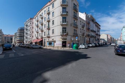 Apartamento T2 em Arroios com varanda