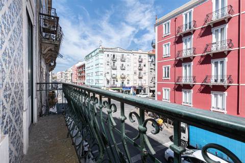 Apartamento T2 em Arroios com varanda