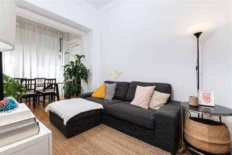 Apartamento T2 em Arroios com varanda