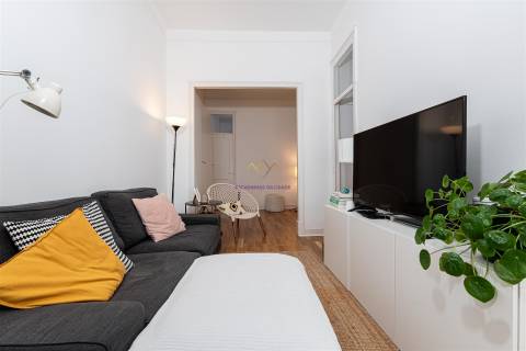 Apartamento T2 em Arroios com varanda