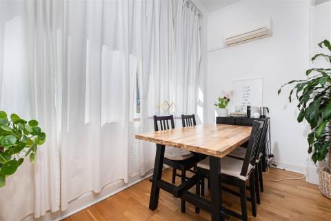 Apartamento T2 em Arroios com varanda