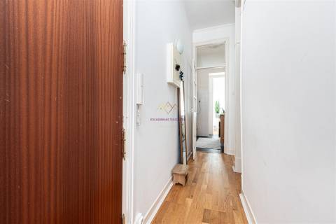 Apartamento T2 em Arroios com varanda