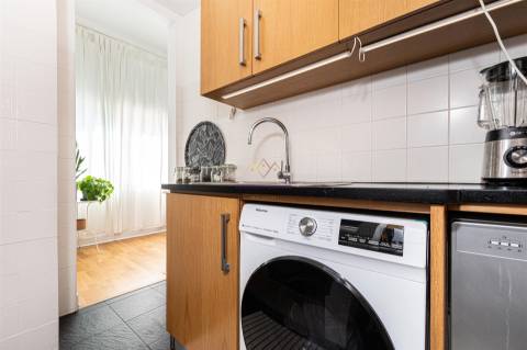 Apartamento T2 em Arroios com varanda