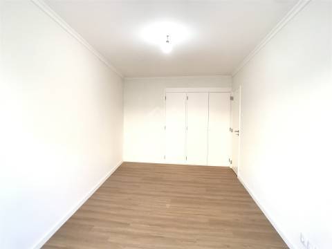 T2 com lugar de estacionamento