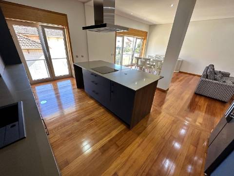 Apartamento T4+1 Venda em Póvoa de Varzim, Beiriz e Argivai,Póvoa de Varzim