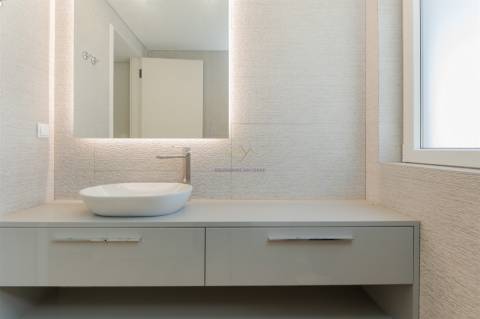 T3+1 Novo a estrear em Empreendimento de Luxo, Carcavelos