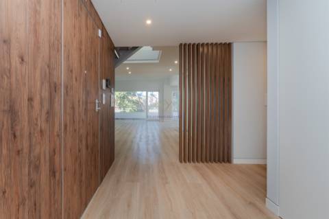 T3+1 Novo a estrear em Empreendimento de Luxo, Carcavelos