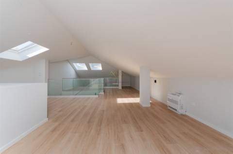 T3+1 Novo a estrear em Empreendimento de Luxo, Carcavelos