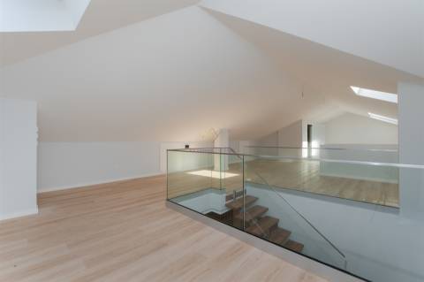 T3+1 Novo a estrear em Empreendimento de Luxo, Carcavelos