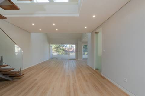 T3+1 Novo a estrear em Empreendimento de Luxo, Carcavelos