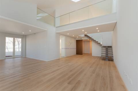 T3+1 Novo a estrear em Empreendimento de Luxo, Carcavelos