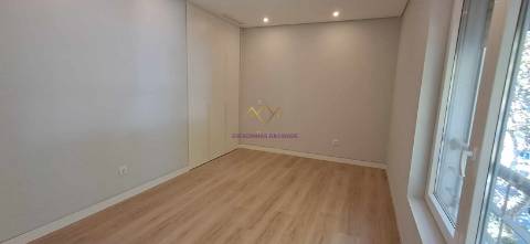 T3 a estrear em Empreendimento de Luxo, Carcavelos