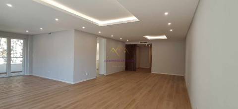 T3 a estrear em Empreendimento de Luxo, Carcavelos