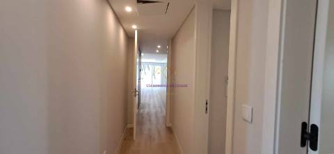 T3 a estrear em Empreendimento de Luxo, Carcavelos