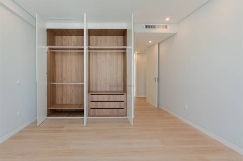 T3+1 duplex com mezaninne, em Empreendimento de Luxo, Carcavelos