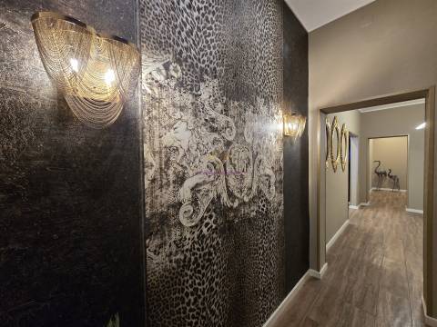 T6 Triplex com jardim e Piscina Privativa junto ao Parque do Bonfim