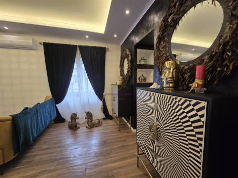 T6 Triplex com jardim e Piscina Privativa junto ao Parque do Bonfim