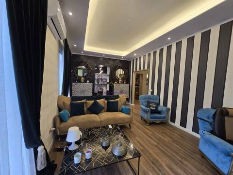 T6 Triplex com jardim e Piscina Privativa junto ao Parque do Bonfim