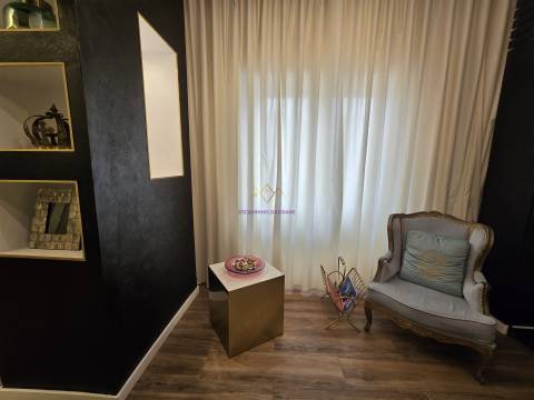 T6 Triplex com jardim e Piscina Privativa junto ao Parque do Bonfim