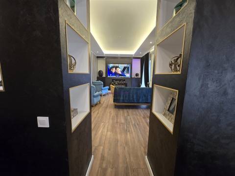 T6 Triplex com jardim e Piscina Privativa junto ao Parque do Bonfim