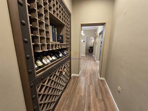 T6 Triplex com jardim e Piscina Privativa junto ao Parque do Bonfim