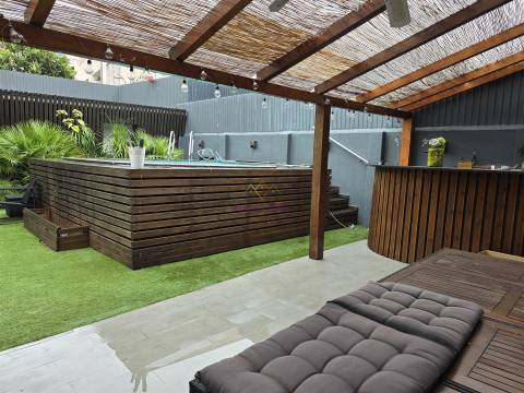 T6 Triplex com jardim e Piscina Privativa junto ao Parque do Bonfim